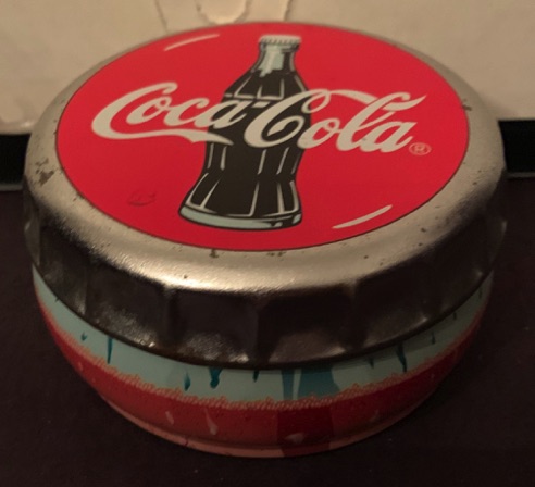 76145a-1 € 4,00 coca cola voorraad blikje doorsnee 8 cm